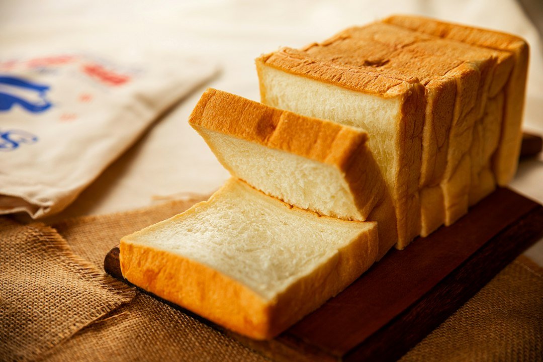 plain sliced bread